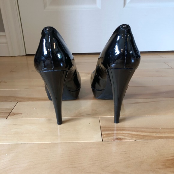 Kenneth Cole heels - Picture 4 of 6